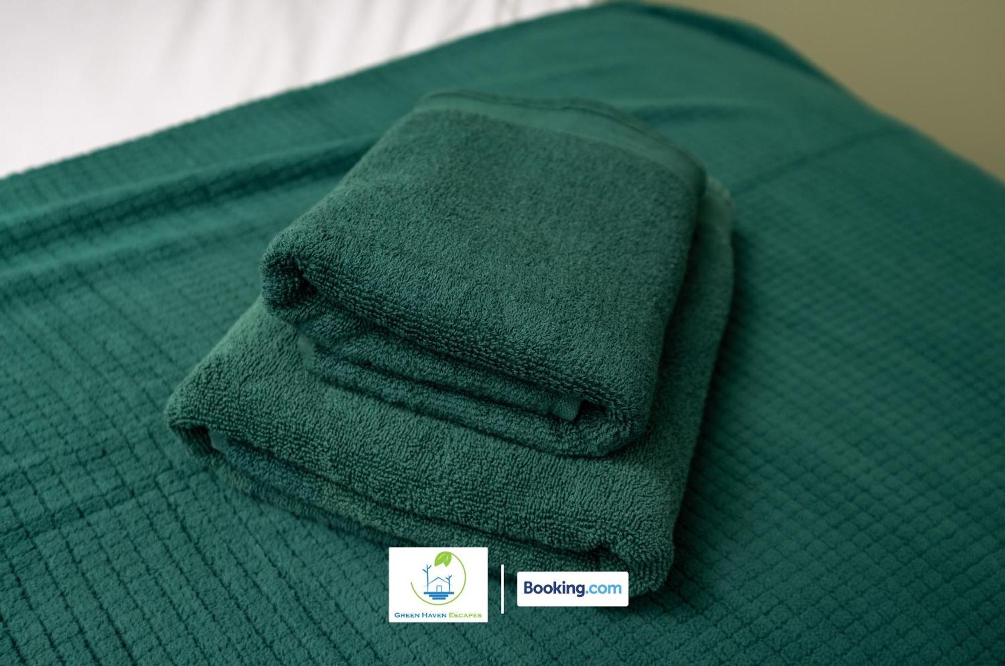 Cosy Retreat By Haven Escapes Short Lets & Serviced Seacroft With Free Off-street Parking & Pet-friendly *