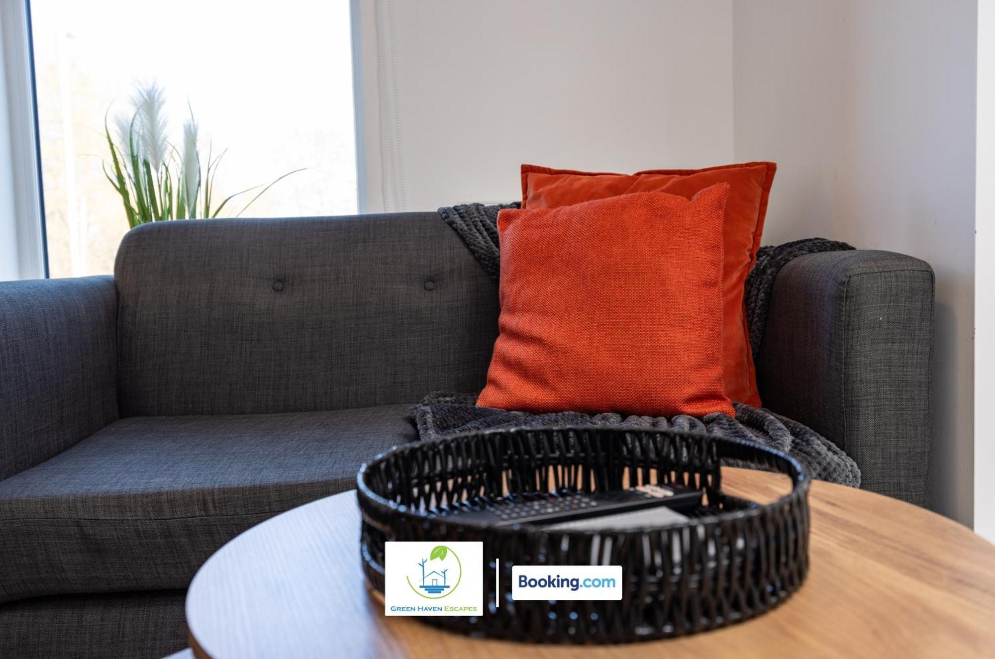 Cosy Retreat By Haven Escapes Short Lets & Serviced Seacroft With Free Off-street Parking & Pet-friendly Leeds (West Yorkshire)