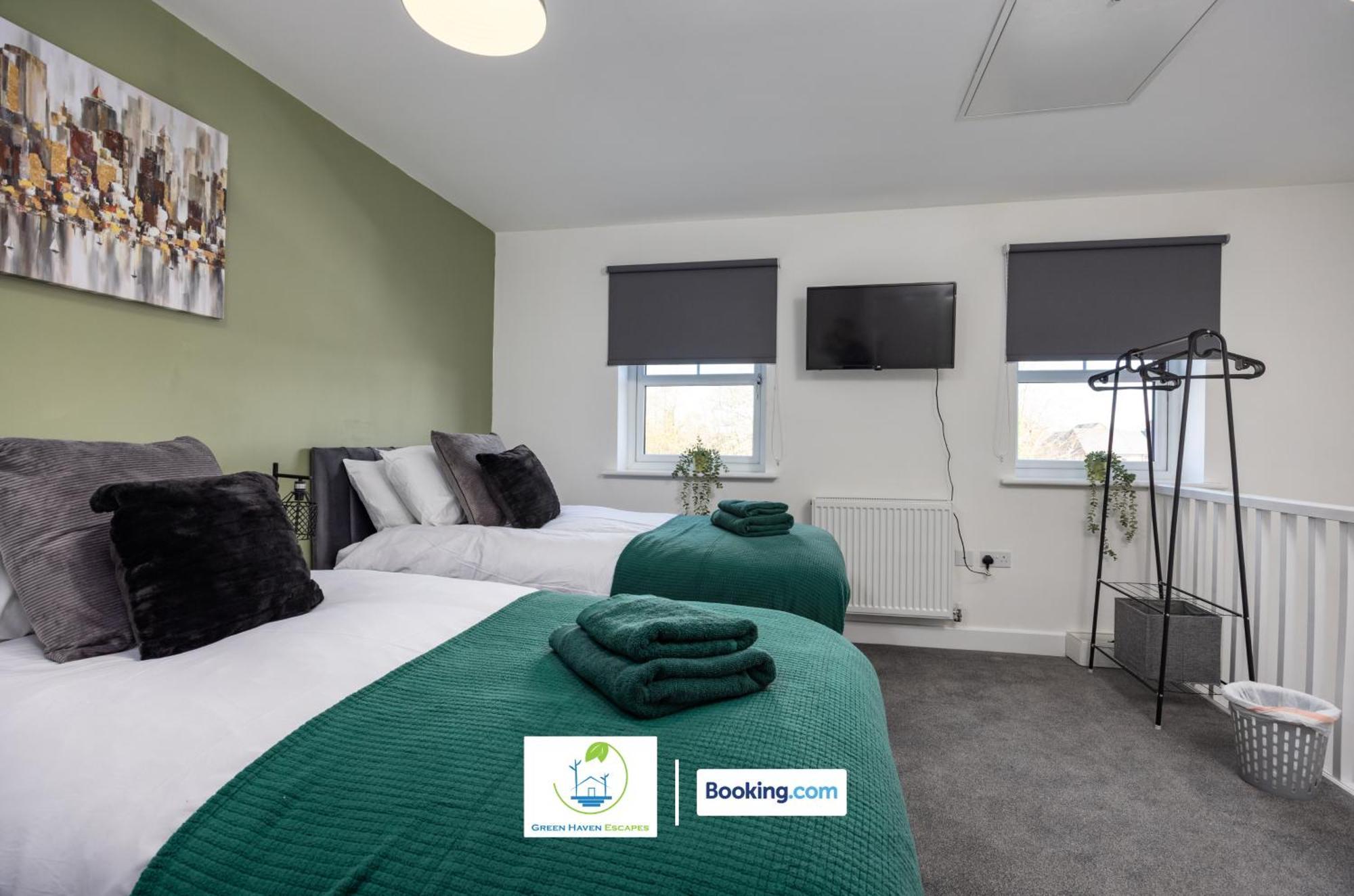 Cosy Retreat By Haven Escapes Short Lets & Serviced Seacroft With Free Off-street Parking & Pet-friendly Apartment *